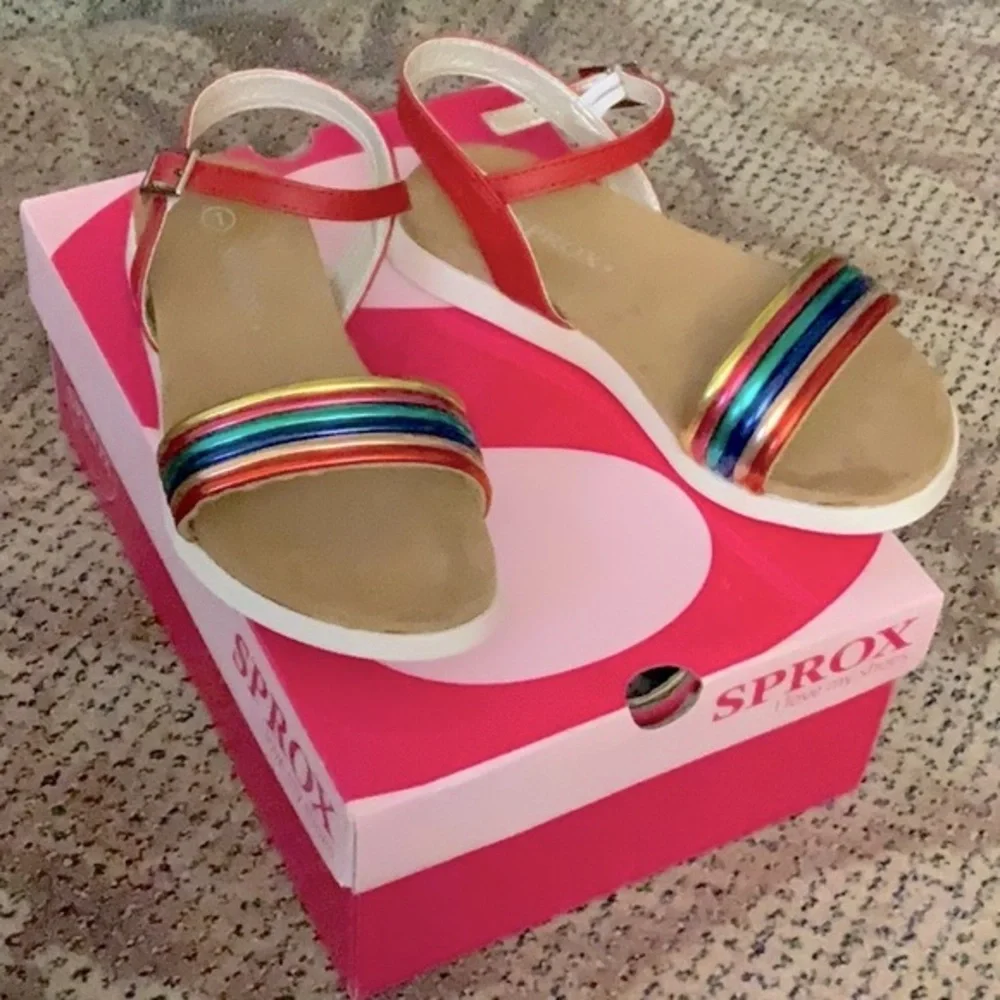 NIB Sprox girls metallic rainbow sandals in size 1